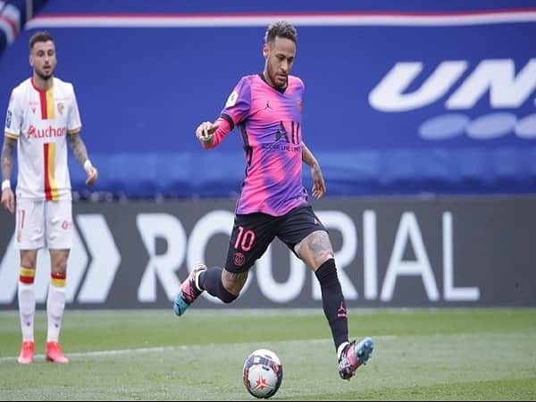 Kỹ thuật bóng đá của Neymar như thế nào?