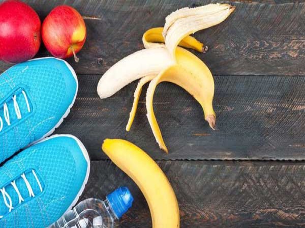 Lợi ích thực tế: Vì sao cầu thủ nên ăn chuối trước khi đá bóng?