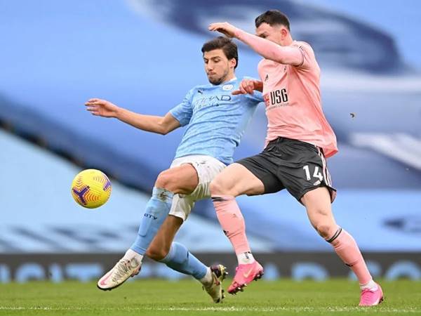 Những kỹ thuật phòng ngự của hậu vệ