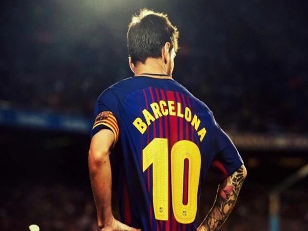 Messi mặc áo số mấy? Số áo của Messi thay đổi ra sao?