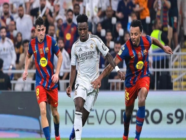 Ban huấn luyện Real Madrid mất quyền kiểm soát